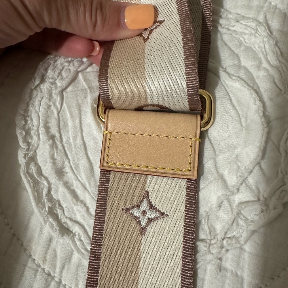 Sold on FB. Louis Vuitton Tan and Beige strap jacquard bandoliere - Picture 4 of 8